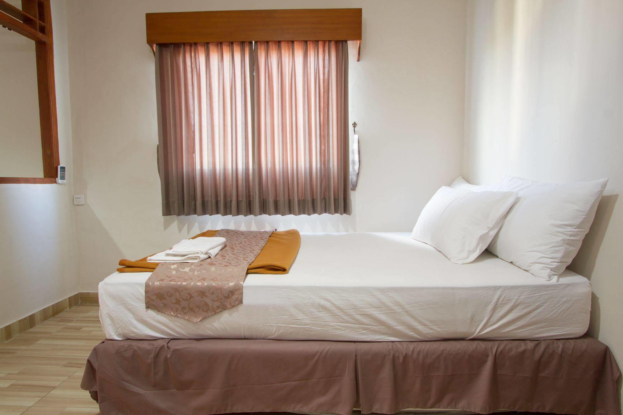 Oyo 3950 The Ratna Hotel Kuta Lombok Εξωτερικό φωτογραφία